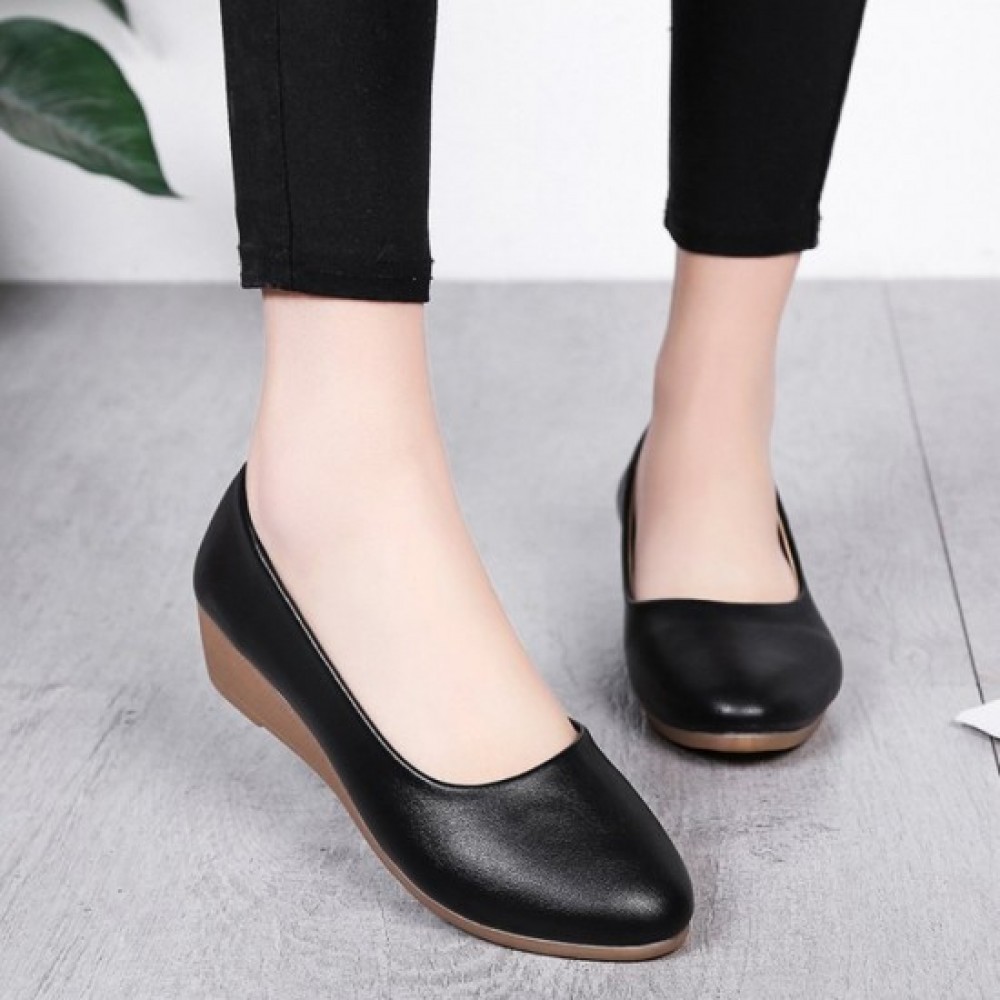 Buy Professional Ladies Soft Leather Shallow Mouth Flat Shoes Black Fashion 0975