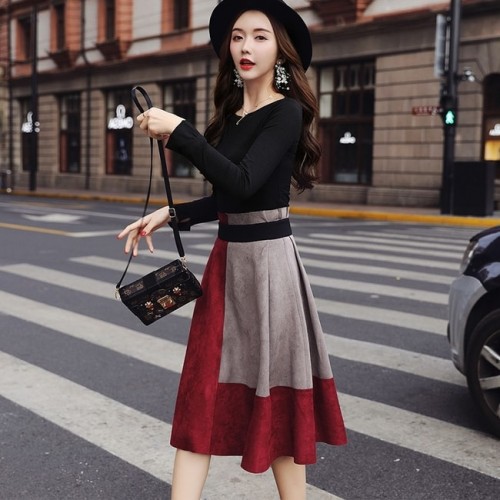 Knee Length Flare Contrast Pleated Wrap Dress - Red image