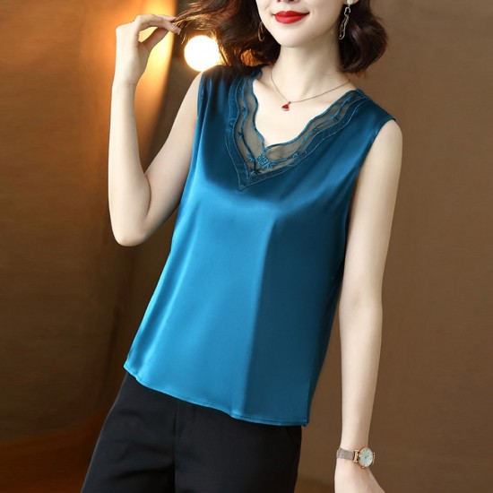 Solid Color V-Neck Loose Sleeveless Blouse With Lace Trim - Blue image