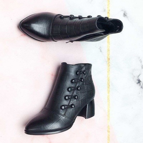 Side Zipper Closure Korean Style Boots for Women - Black image