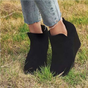 Women’s Classic Pointed Top Wedge High Heel Boots - Black