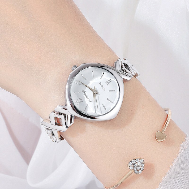 Luxury Round Dial Bracelet Wrist Watch - Silver image