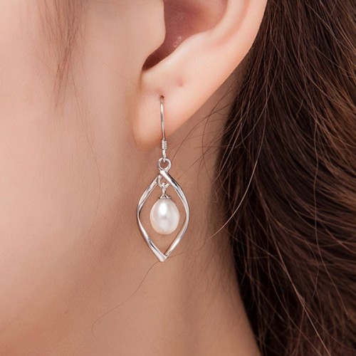 Versatile Design New Pearl Pendant Earrings image