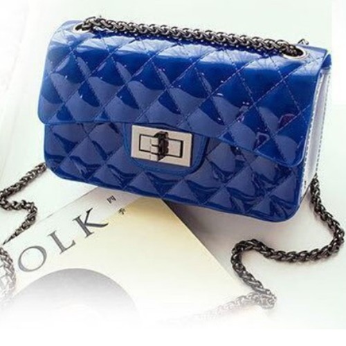 Embossed Chain Stripe Geometric Pattern Magnet Lock Shoulder Bag - Blue image