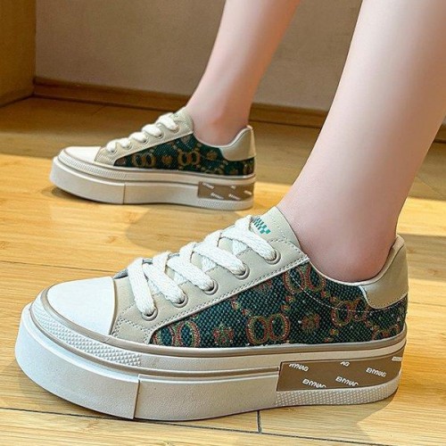 Soft Sporty Low Cut Lace Up Walking Canvas Ladies Sneakers - Green image