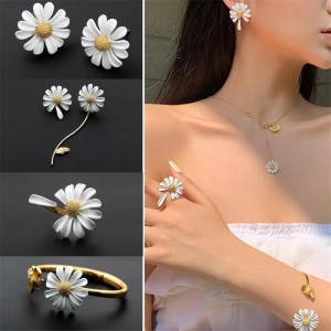  Wedding Party Cute Asymmetrical Drop Earrings Ear Stud Sunflower Rings Daisy Bracelet-White