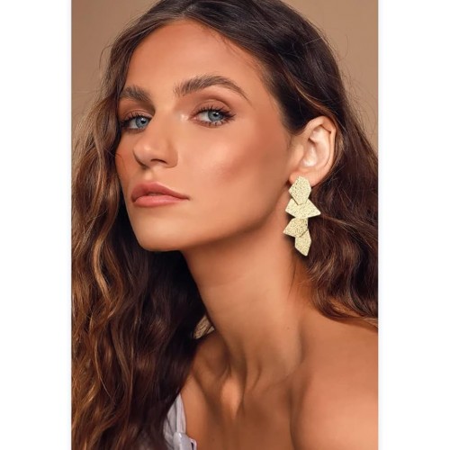 Exquisite Gold Leaf Earrings - A Touch of Luxury and Brilliance image