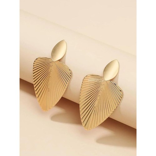 Delicate Gold Leaf Earrings Nature-Inspired Jewelry For Women image