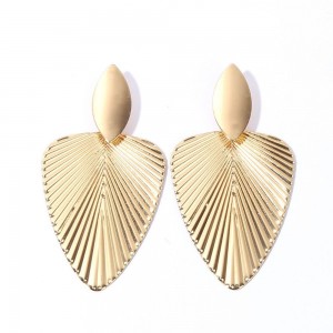 Delicate Gold Leaf Earrings Nature-Inspired Jewelry For Women