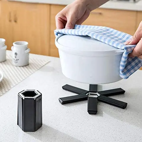 Creative Folding Insulation Pad - Versatile & Foldable Trivet for Hot Kitchenware image
